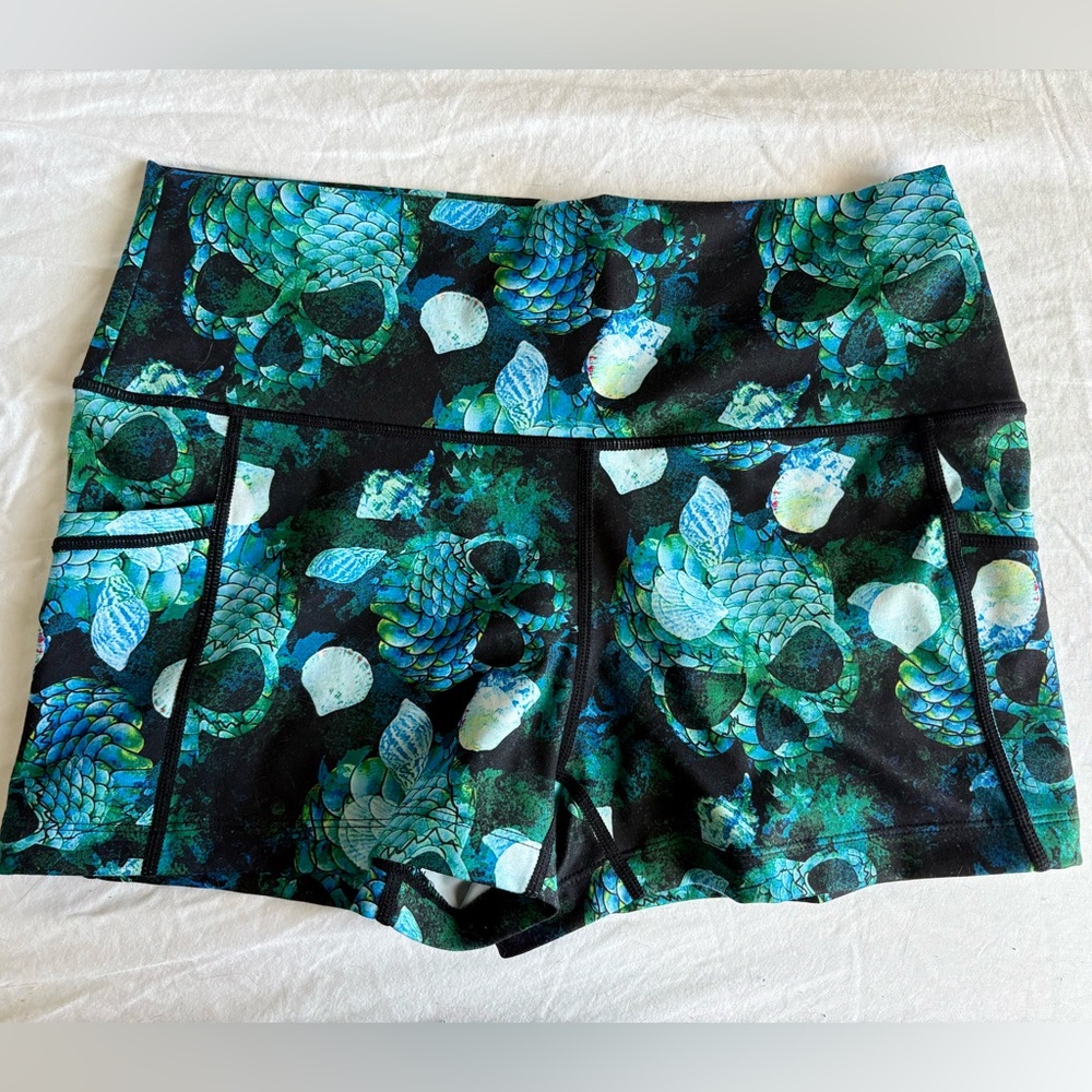 CVG Mermaid Skulls Shorts 2.5” Medium